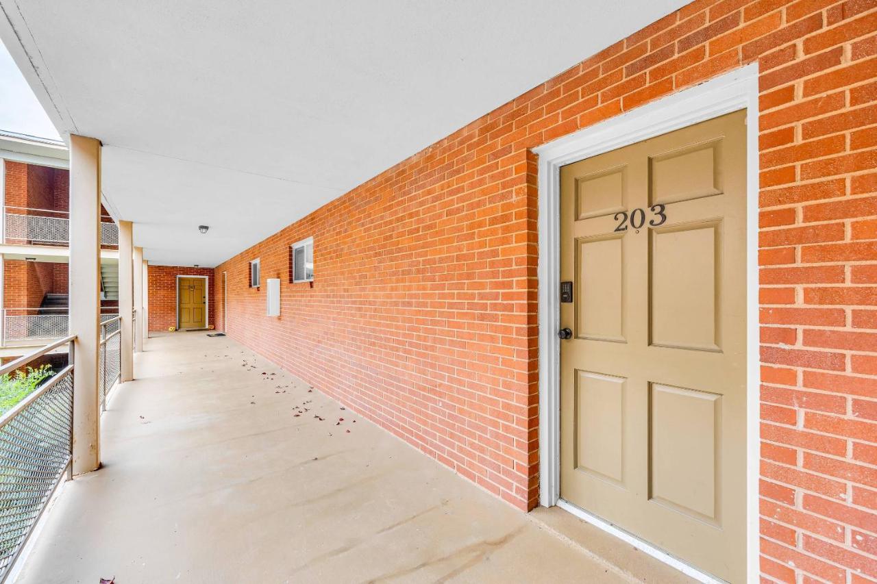 Classic City Getaway - 1 Mile Walk To Sanford Stadium! Athens Eksteriør billede