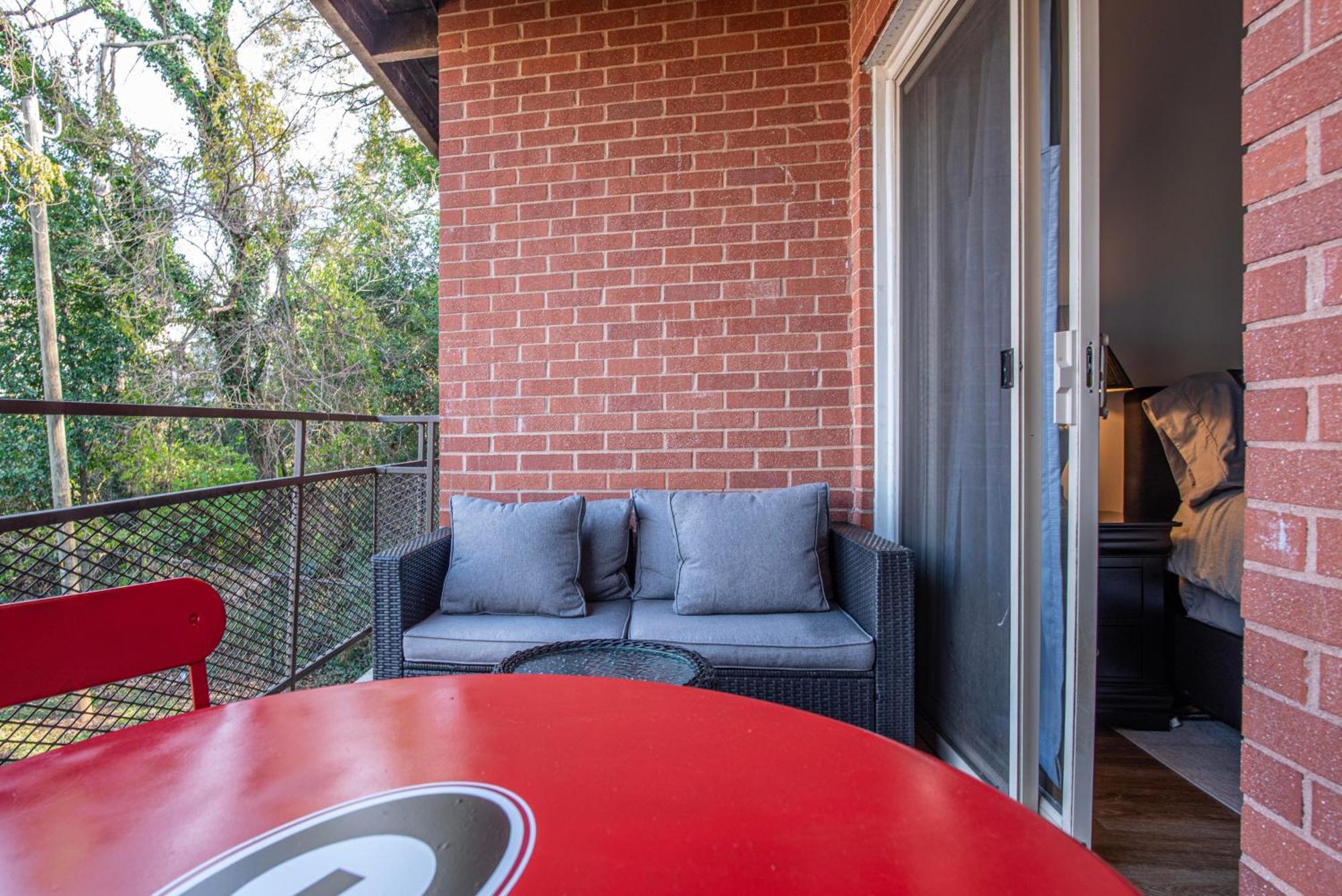 Classic City Getaway - 1 Mile Walk To Sanford Stadium! Athens Eksteriør billede